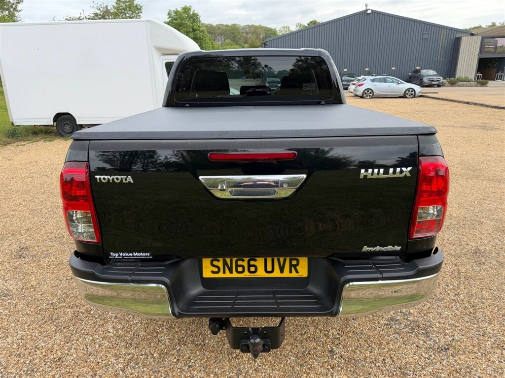 Toyota HILUX 2.4 D-4d Invincible 4Wd Euro 6 Tss Black #6