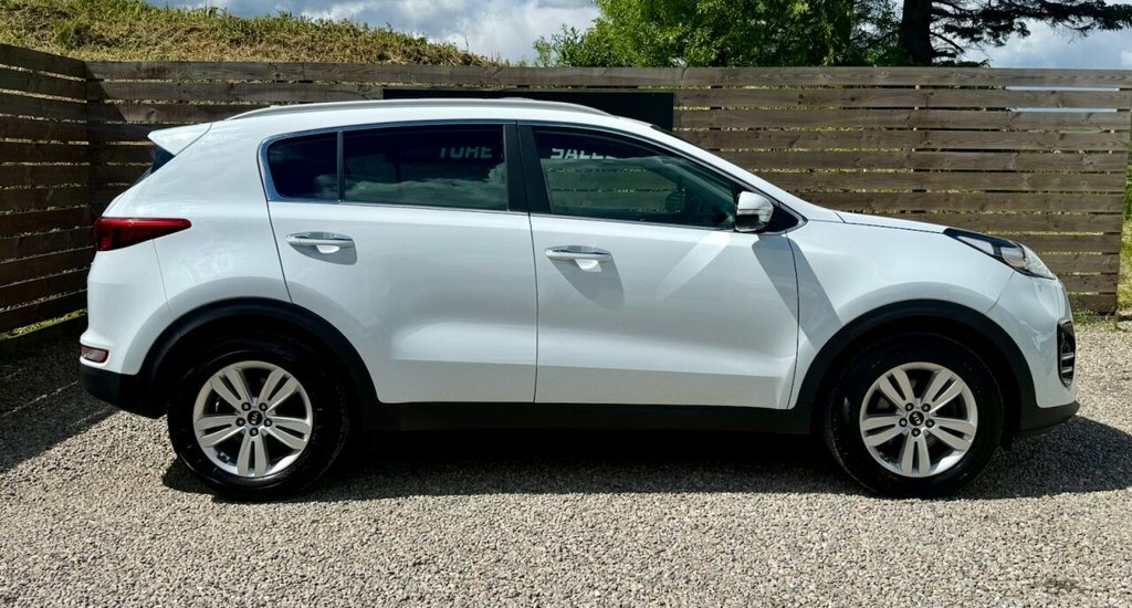 Kia Sportage 1.7L 2 YC66ZJJ White #2