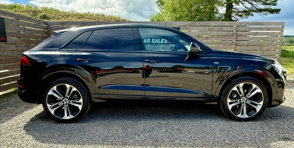 Audi Q8 3L Black Edition Black #2