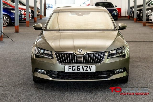 Skoda Superb 2.0 Tdi Laurin Klement Hatchback Manu Green #3