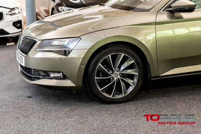 Skoda Superb 2.0 Tdi Laurin Klement Hatchback Manu Green #5
