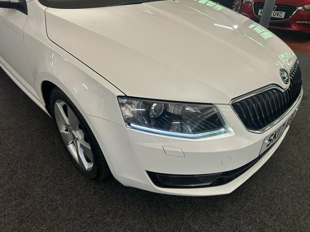 Skoda Octavia 1.6 Tdi Se Sport Estate Euro 6 White #4