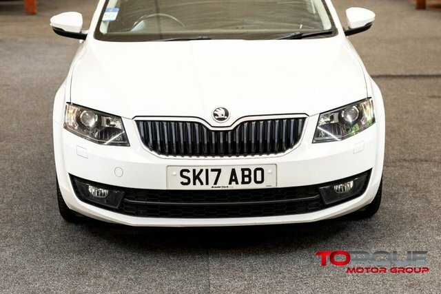 Skoda Octavia 1.6 Tdi Se Sport Estate Euro 6 White #3