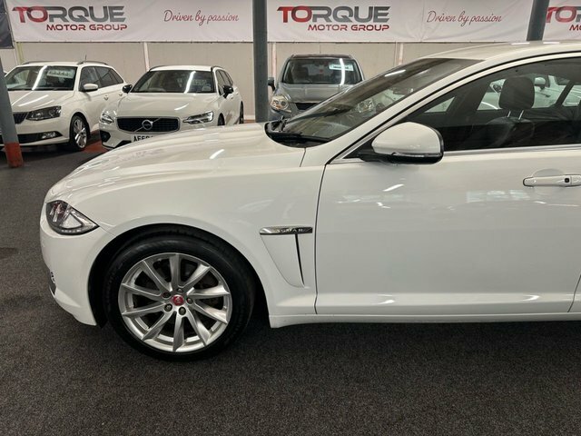 Jaguar XF 3.0D V6 Premium Luxury Saloon Euro White #5