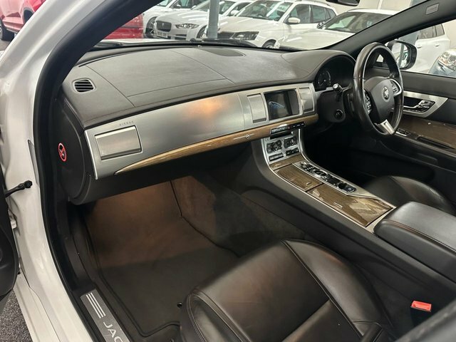 Jaguar XF D S V6 Premium Luxury U10001077 Black #7
