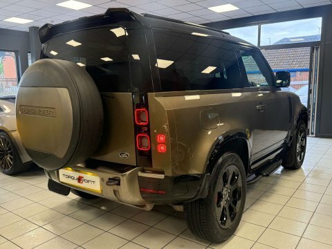 Land Rover Defender 3.0 Defender X Brown #4