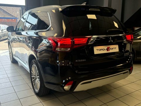Mitsubishi Outlander 2.4 Outlander 4H Black #3