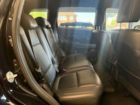 Mitsubishi Outlander Phev 5Hs White #13