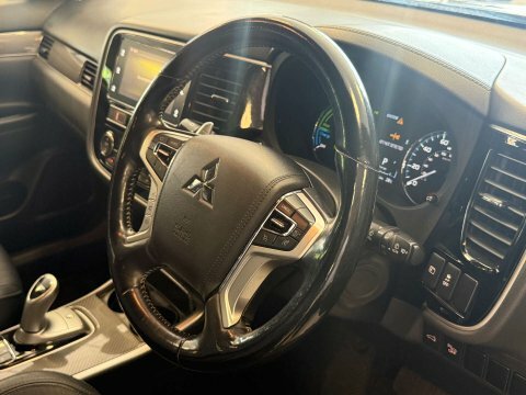 Mitsubishi Outlander 2.4 Outlander 4H Black #2