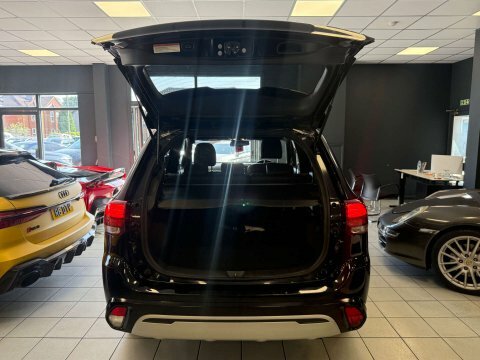 Mitsubishi Outlander Phev 5Hs White #25