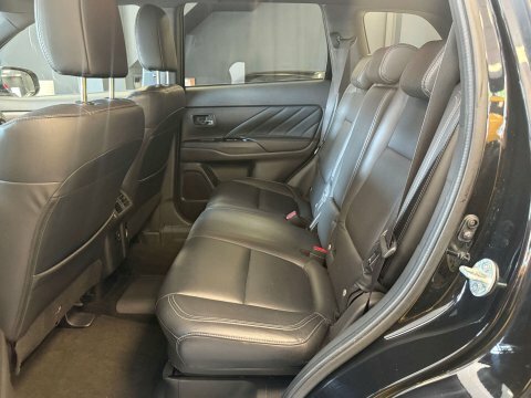 Mitsubishi Outlander Phev 5Hs White #12