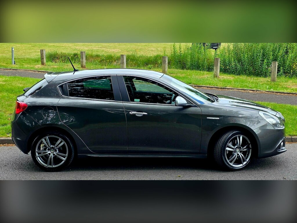 Alfa Romeo Giulietta Hatchback Black #8