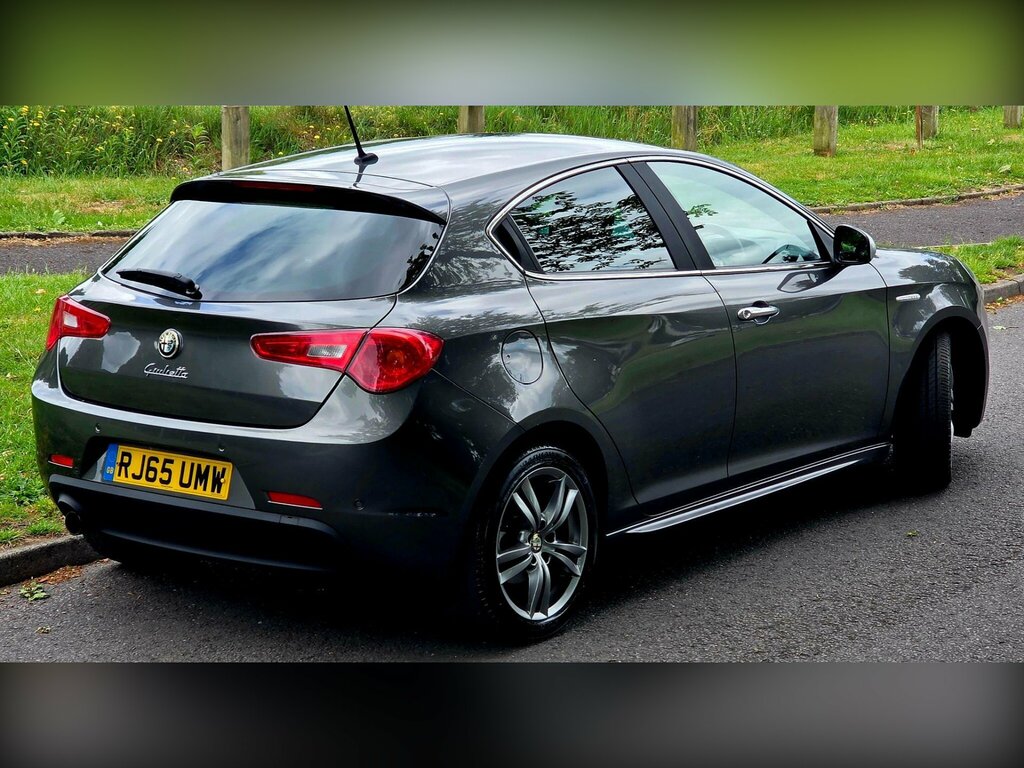 Alfa Romeo Giulietta Hatchback Black #10