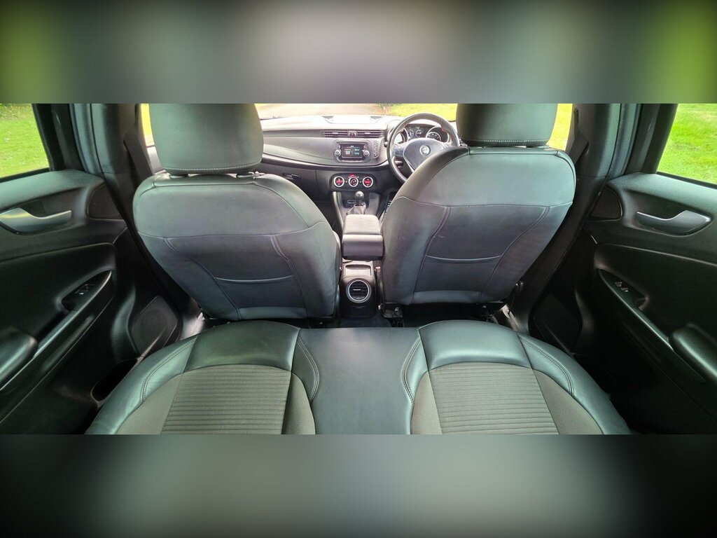 Alfa Romeo Giulietta Hatchback Black #26