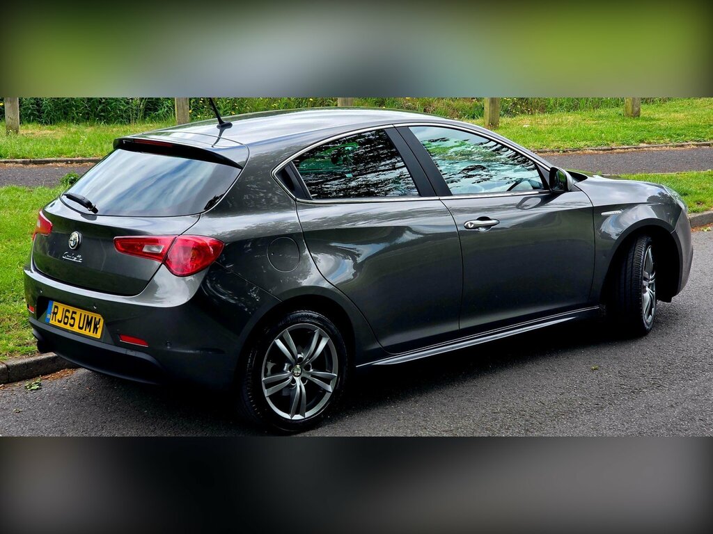 Alfa Romeo Giulietta Hatchback Black #9