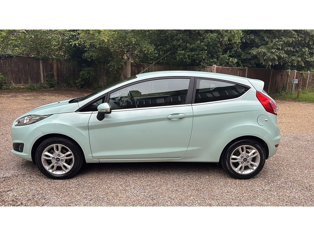 Ford Fiesta 1.25 Zetec Hatchback Euro 6 82 CP66DMF Green #2