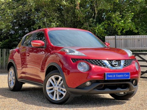 Nissan Juke 1.6 Acenta Premium Red