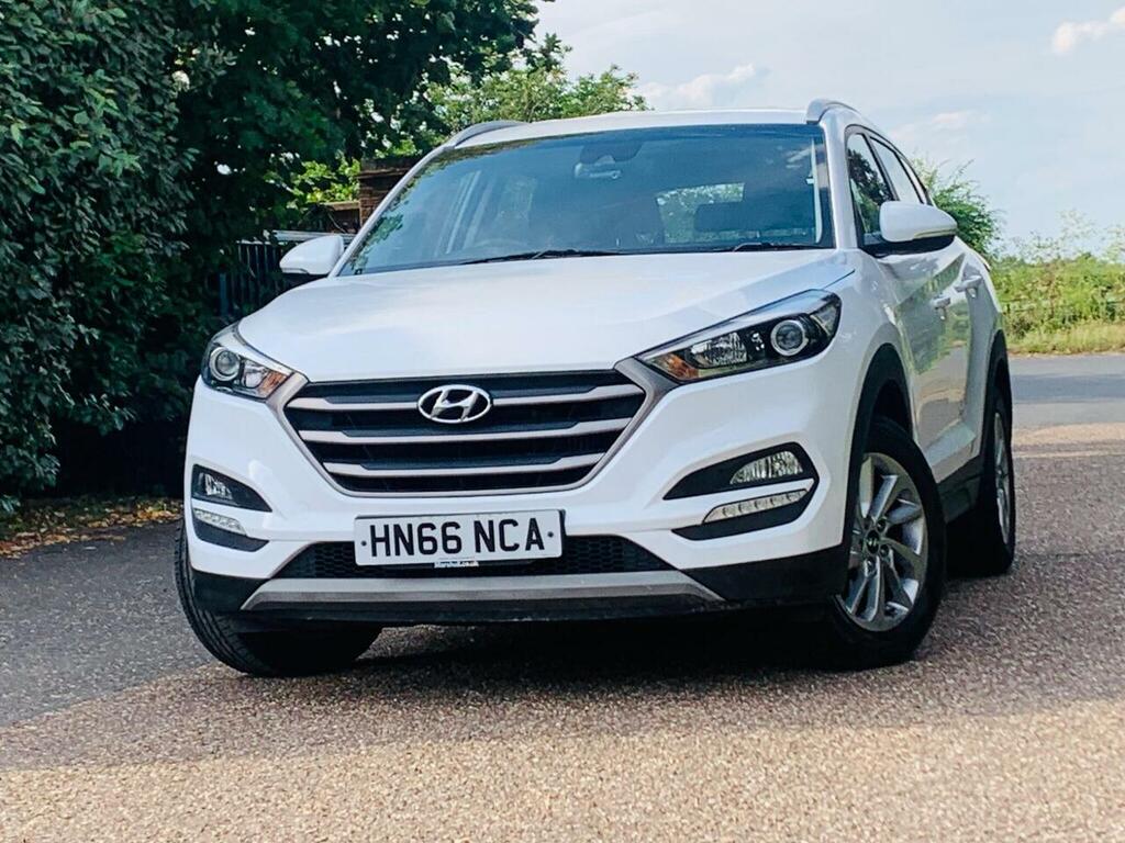 Hyundai Tucson 1.7 Crdi Blue Drive Se Nav Dct Euro 6 Ss HN66NCA White #4