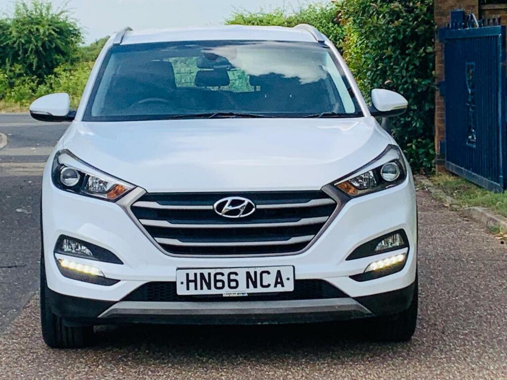 Hyundai Tucson 1.7 Crdi Blue Drive Se Nav Dct Euro 6 Ss HN66NCA White #5