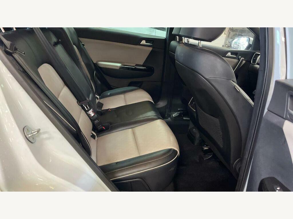 Kia Sportage  Red #9