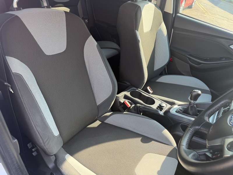 Ford Focus Zetec-5 Speed Only 59694 White #5