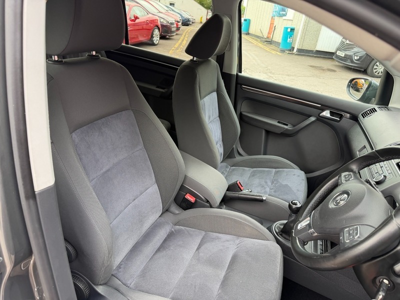 Volkswagen Touran Sport Tdi-6 Speed Service Grey #5