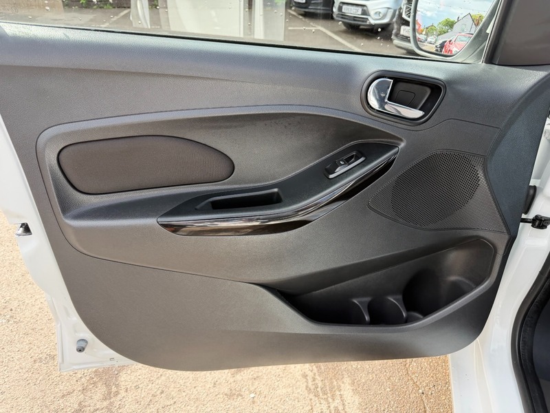 Ford KA+ Ka Zetec Black #32