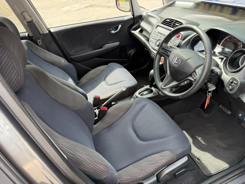 Honda Jazz I-vtec Es Full Grey #5