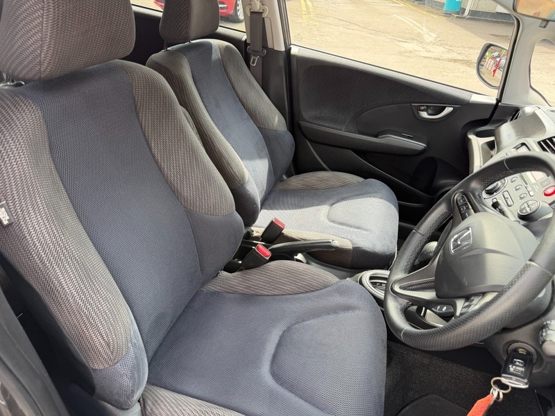 Honda Jazz I-vtec Es Full Grey #6