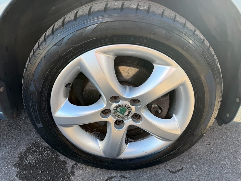 Skoda Fabia Tsi Elegance Hatchback Silver #27