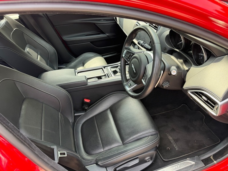 Jaguar XE R-sport Red #5