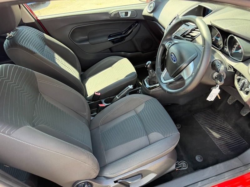Ford Fiesta Zetec Red #5