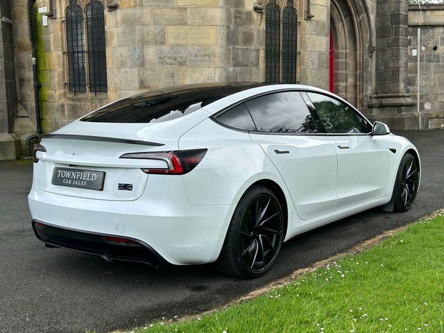 Tesla Model 3 Dual Motor Performance Saloon FN25XVG White #4