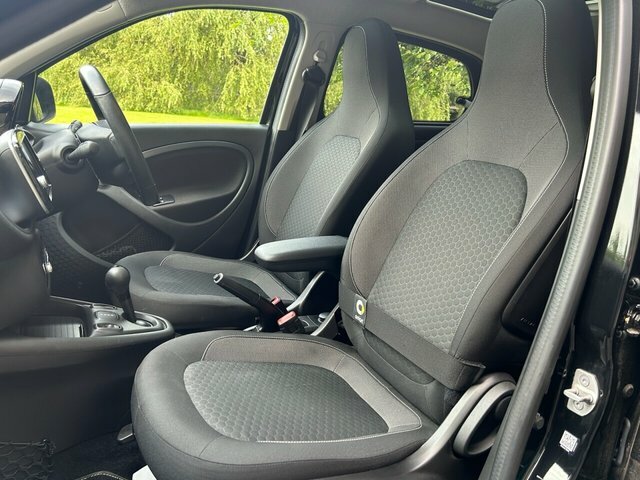 Smart Forfour 60Kw Eq Premium 17Kwh 22Kwch Silver #10