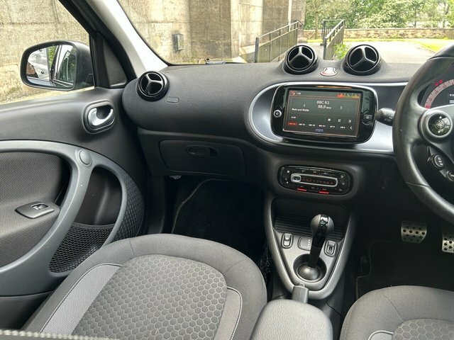 Smart Forfour 60Kw Eq Premium 17Kwh 22Kwch Silver #19
