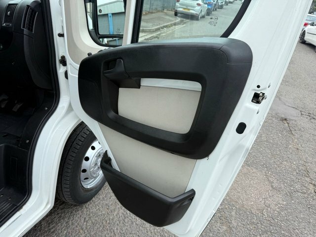 Citroen Relay Combi White #15