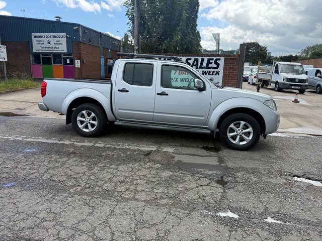 Nissan Navara Double Cab Pick Up Tekna 2.5Dci 190 4Wd Silver #13