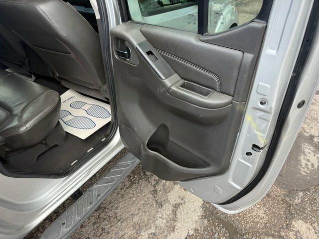 Nissan Navara Double Cab Pick Up Tekna 2.5Dci 190 4Wd Silver #15