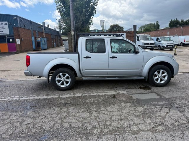 Nissan Navara Double Cab Pick Up Tekna 2.5Dci 190 4Wd Silver #12