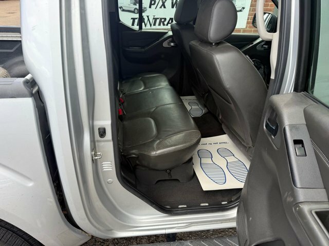 Nissan Navara Double Cab Pick Up Tekna 2.5Dci 190 4Wd Silver #14