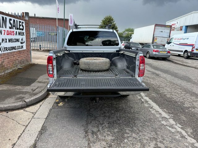 Nissan Navara Double Cab Pick Up Tekna 2.5Dci 190 4Wd Silver #10