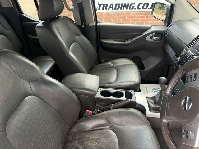 Nissan Navara Double Cab Pick Up Tekna 2.5Dci 190 4Wd Silver #19