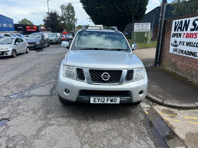 Nissan Navara Double Cab Pick Up Tekna 2.5Dci 190 4Wd Silver #3