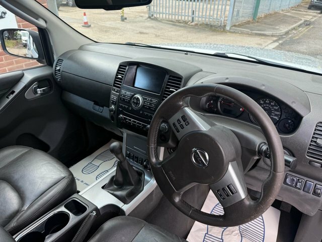 Nissan Navara Double Cab Pick Up Tekna 2.5Dci 190 4Wd Silver #18