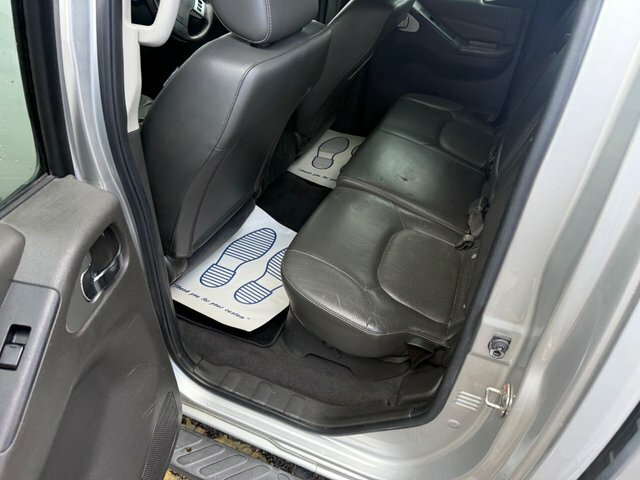 Nissan Navara Double Cab Pick Up Tekna 2.5Dci 190 4Wd Silver #22