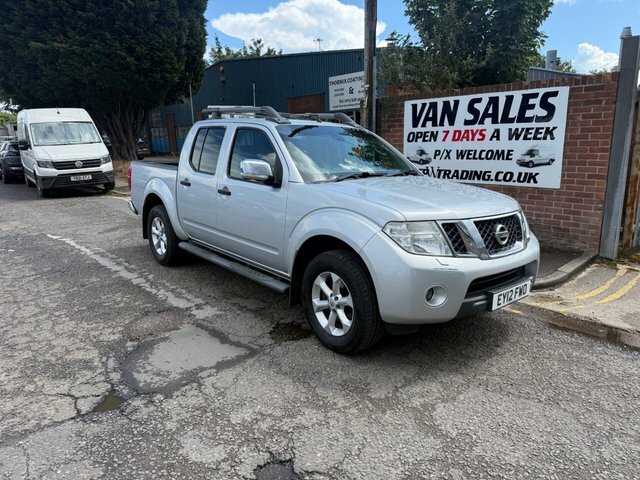Nissan Navara Double Cab Pick Up Tekna 2.5Dci 190 4Wd Silver #1