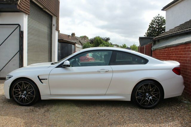 BMW M4 Biturbo Competition Coupe White #5