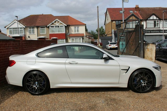 BMW M4 Biturbo Competition Coupe White #4