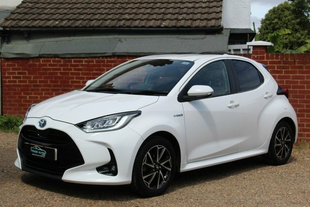 Toyota Yaris Vvt-h Design Hatchback EX70WZO White #3
