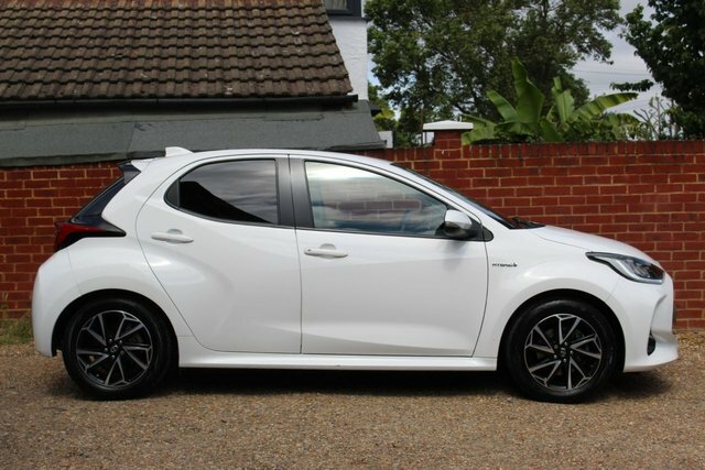 Toyota Yaris Vvt-h Design Hatchback EX70WZO White #4